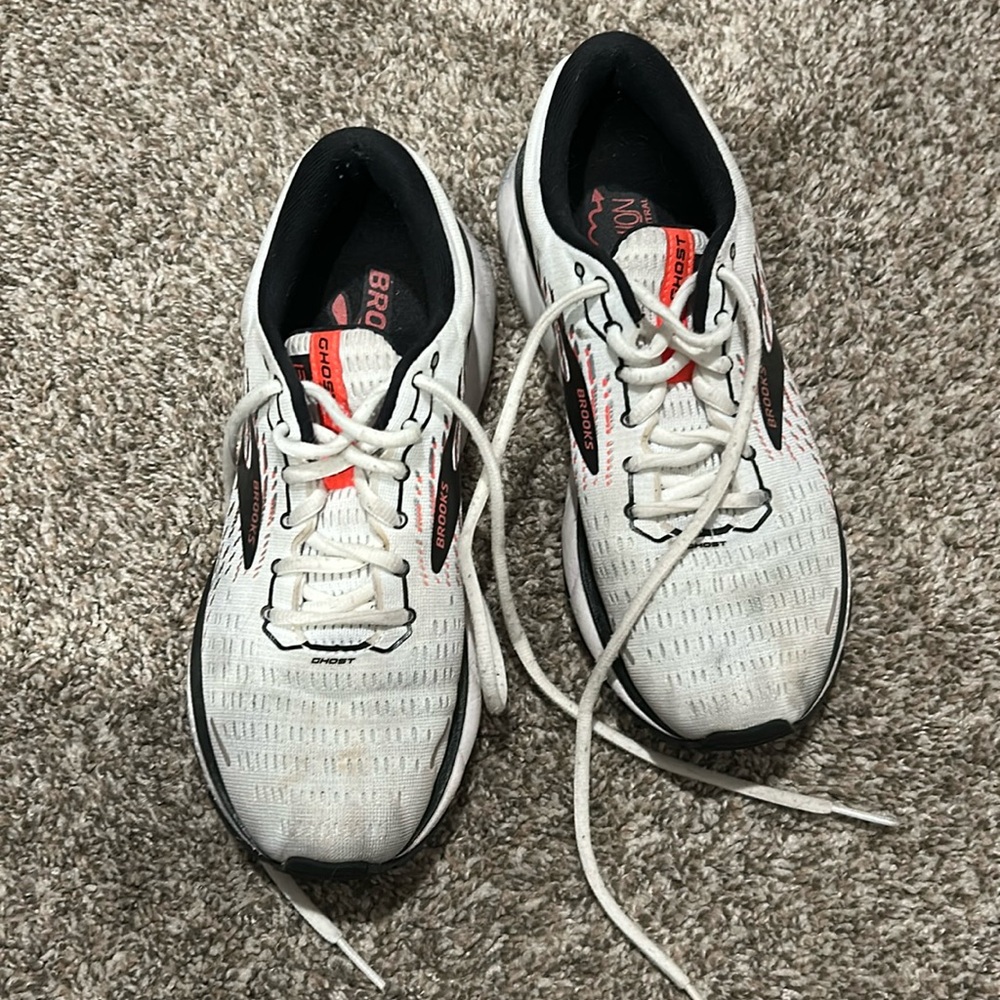 Brooks Ghost 13 running shoes size 9.5